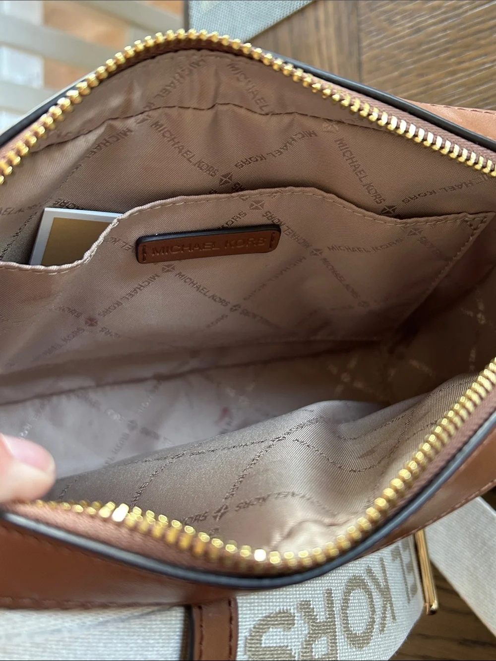 Michale Kors Jet Set Crossbody